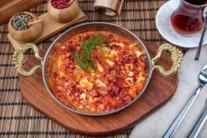 Temel &uuml;r&uuml;nlerdeki fiyat artışları her ge&ccedil;en g&uuml;n artarken, dar gelirlinin