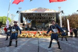 İzmir&rsquo;in Menderes il&ccedil;esinde geleneksel hale gelen G&uuml;m&uuml;ld&uuml;r &Ouml;zdere Mandalina Festivali