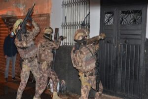 Manisa merkez ve Turgutlu il&ccedil;esinde polis ekipleri tarafından PKK/KCK-PYD/YPG ve