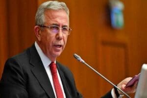 Ankara B&uuml;y&uuml;kşehir Belediye Başkanı&nbsp;Mansur Yavaş,&nbsp;"Bizim &ccedil;&ouml;p projelere harcayacak bir kuruş