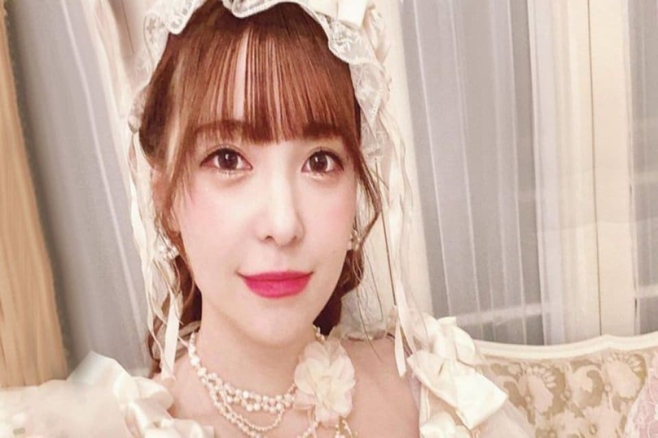 35 yaşındaki Japon şarkıcı ve s&ouml;z yazarı Maon Kurosaki'nin, hayatını