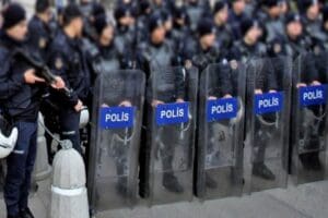 Mardin'de toplantı, g&ouml;steri y&uuml;r&uuml;y&uuml;ş&uuml; ile basın a&ccedil;ıklaması gibi eylem ve