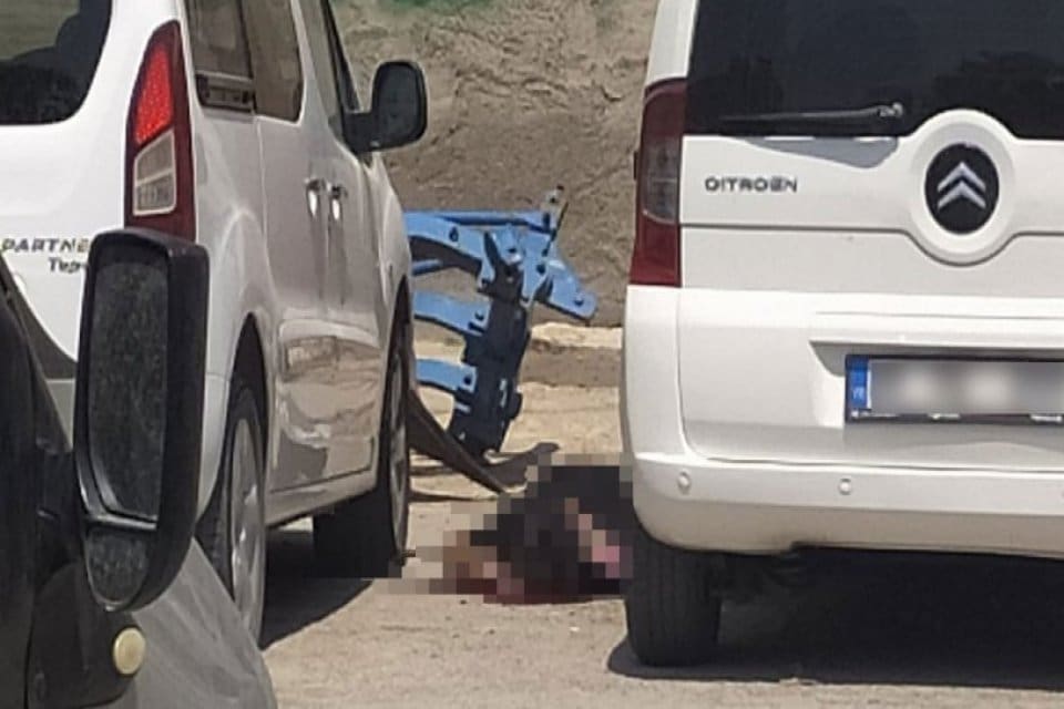 Mardin'in Nusaybin İl&ccedil;esi'nde &uuml;zerindeki bombayı patlatmaya &ccedil;alışan ş&uuml;pheli, g&uuml;venlik g&uuml;&ccedil;lerince
