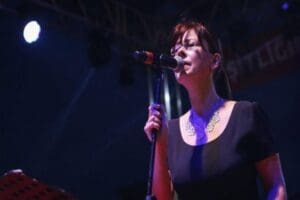 Ceyhan Kaymakamlığı tarafından konseri iptal edilen sanat&ccedil;ı İlkay Akkaya'ya bir