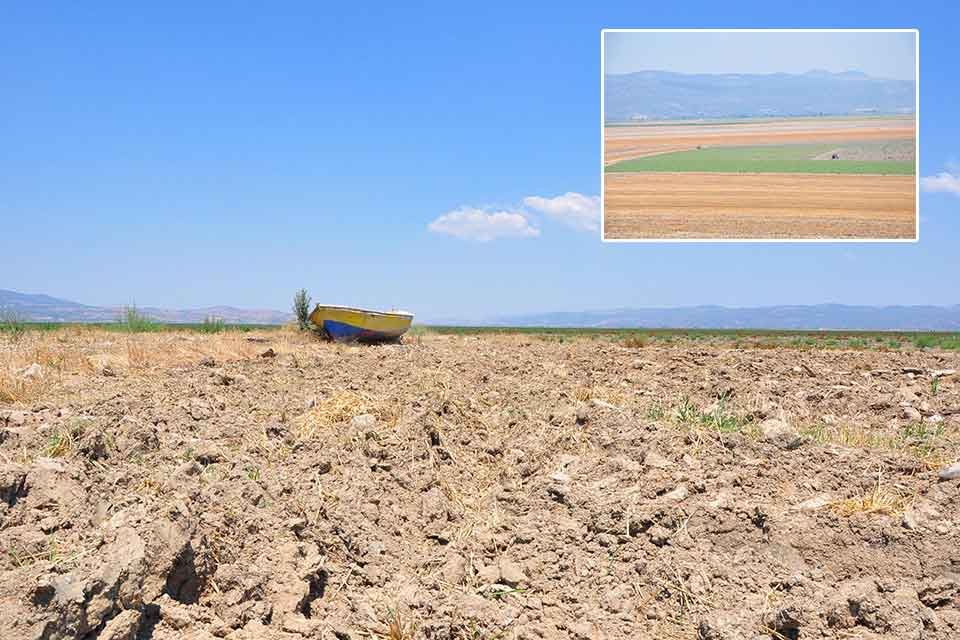 MANİSA'daki 'Ulusal &Ouml;neme Sahip Sulak Alan' tescilli, 'kuş cenneti' olarak