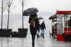 Meteoroloji Genel Müdürlüğü'nce Marmara Bölgesi için kuvvetli yağış uyarısı yapıldı,