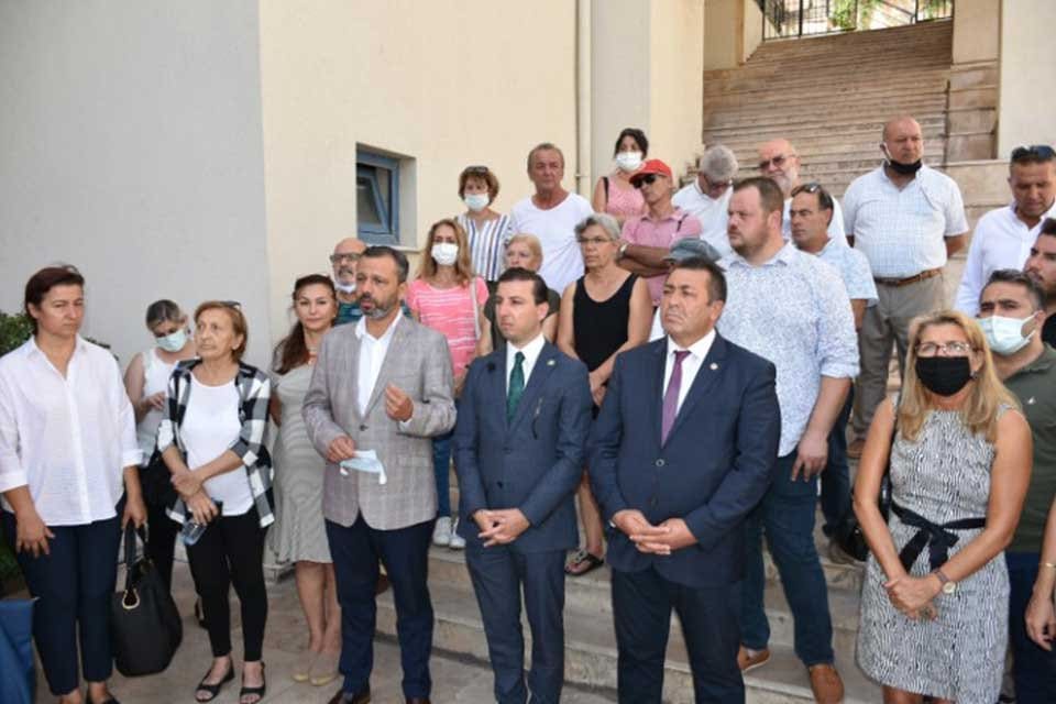 Muğla'nın Marmaris il&ccedil;esinde bir araya gelen CHP Muğla milletvekilleri M&uuml;rsel
