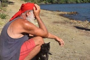 Marmaris'te ormanı yakan ve kurulan &ouml;zel ekip sonrası yakalanarak &ccedil;ıkarıldığı