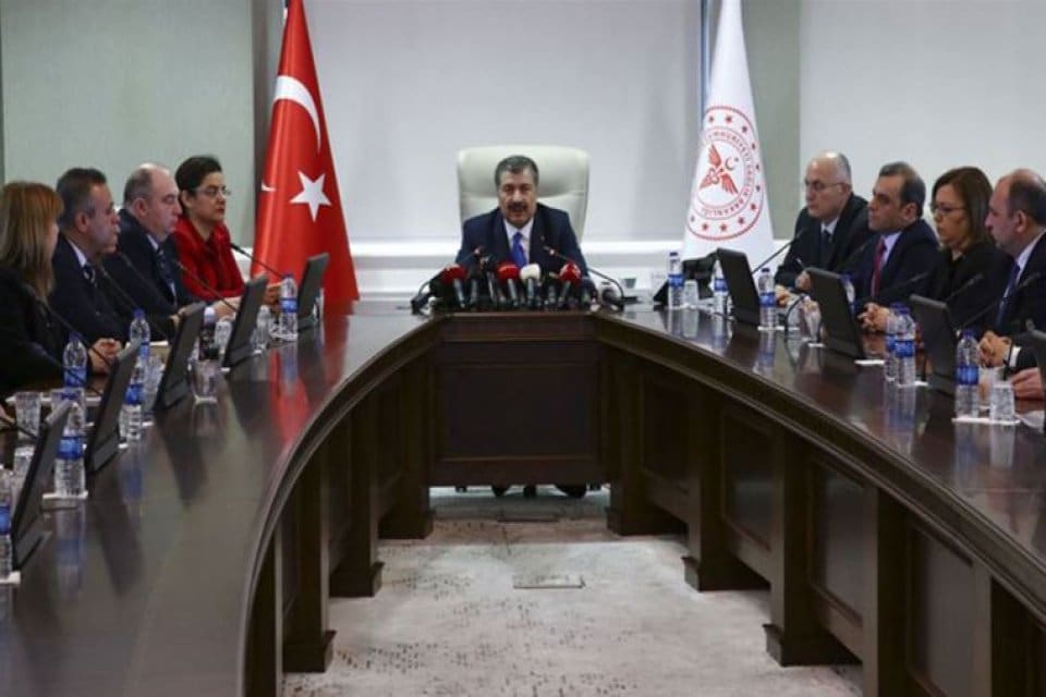 Koronavir&uuml;s Bilim Kurulu'nun bug&uuml;n yapacağı ve maske ile ilgili &ouml;nemli