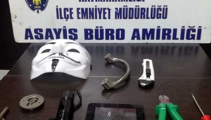 Maskeli, falçatalı hırsızlığa suçüstü: Yakalanıp tutuklandılar