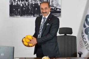 Sezonun ilk limon hasadı, mayer cinsi erkenci limon ile başlıyor.