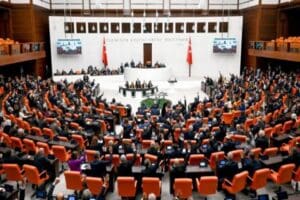 Meclis Genel Kurulu, deprem nedeniyle verilen aranın ardından 28 Şubat