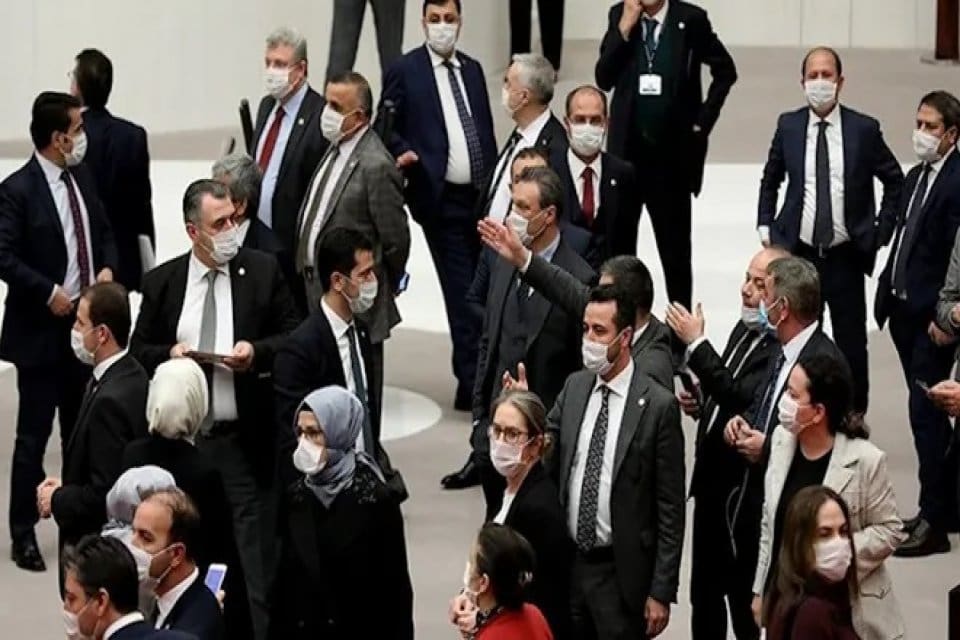 TBMM Genel Kurulu&rsquo;nda, AK Parti Grup Başkanvekili Muhammet Emin Akbaşoğlu