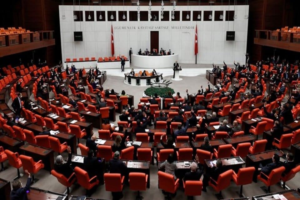 TBMM Genel Kurulunda, "kadına y&ouml;nelik şiddetin sebeplerinin araştırılarak alınması gereken