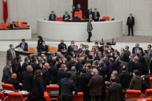Meclis’te hafta sonu devan eden yılın son çalışma gününe Genel