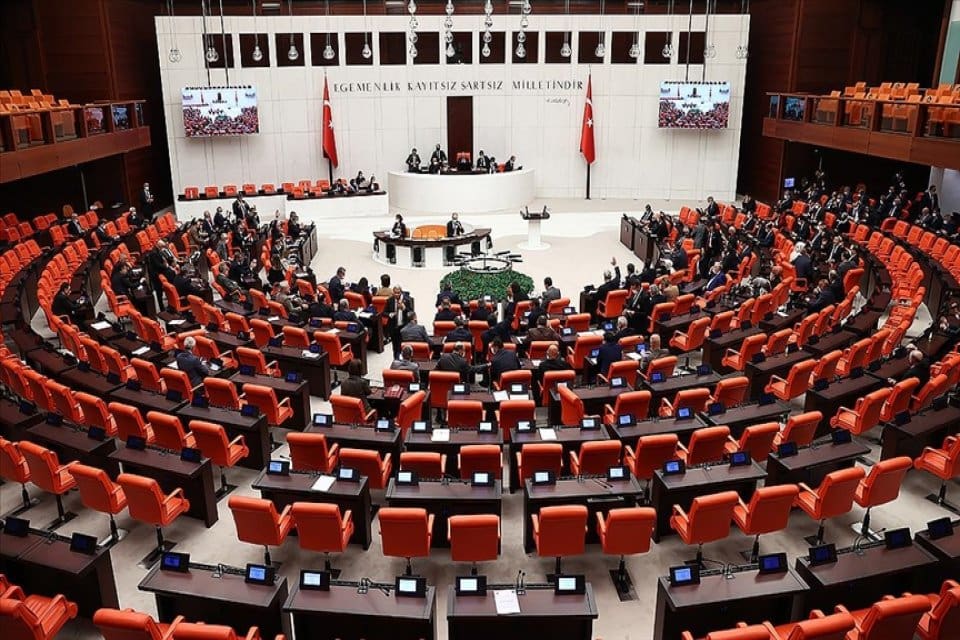 TBMM Genel Kurulu, sağlık &ccedil;alışanlarına şiddet konusunda genel g&ouml;r&uuml;şme ve