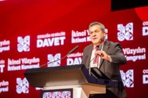 İkinci Y&uuml;zyılın İktisat Kongresi kapsamında konuşan Birleşik Kamu İş Genel