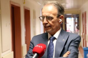 Prof. Dr. Mehmet Ceyhan, Sağlık Bakanı Fahrettin Koca'nın T&uuml;rk bilim