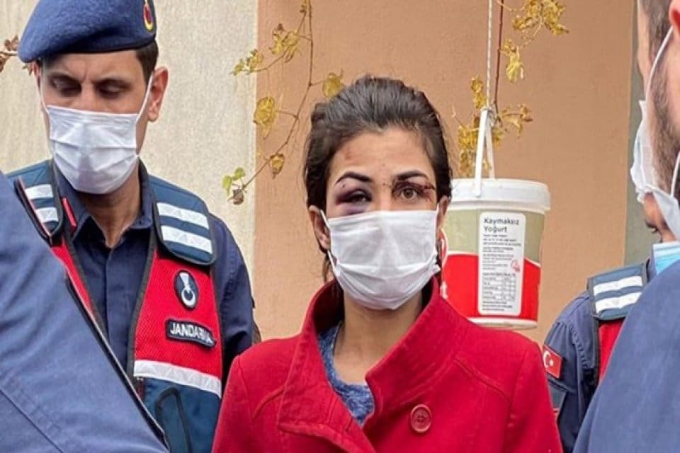 Kendisine işkence yapıp &ouml;l&uuml;mle tehdit ettiği iddiasıyla eşi Ramazan İpek'i