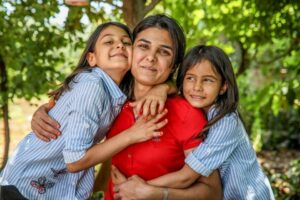 Antalya'da maruz kaldığı şiddete dayanamayıp eşini öldürdüğü gerekçesiyle girdiği cezaevinden