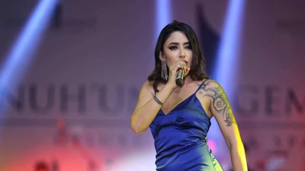 Melek Mosso evleniyor!