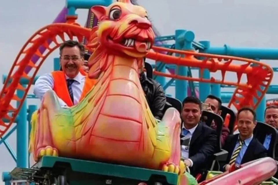 AK Partili eski Ankara B&uuml;y&uuml;kşehir Belediye Başkanı G&ouml;k&ccedil;ek, kişisel sosyal