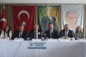 Memleket Partisi İzmir adayları g&ouml;r&uuml;c&uuml;ye &ccedil;ıktı. Kordon Otel&rsquo;de İzmir 1&rsquo;nci