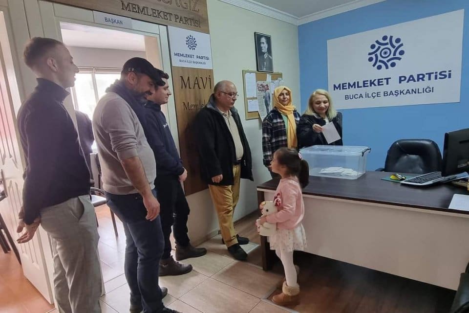 Memleket Partisi ge&ccedil;tiğimiz pazar g&uuml;n&uuml; T&uuml;rkiye'deki t&uuml;m &ouml;rg&uuml;tlerinde sandığa giderek
