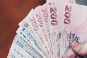 T&uuml;rkiye geneli memur maaşları 4 g&uuml;n erkene &ccedil;ekildi. 11 Şubat&rsquo;ta