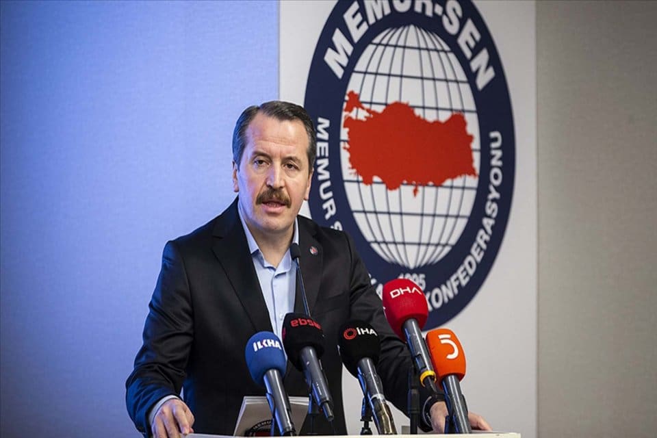 Memur-Sen Konfederasyonu, Ramazan Bayramı arifesine denk gelmesini &ouml;ne s&uuml;rerek bu