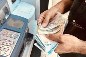 Emekli ve memur maaş zam d&ouml;nemi yaklaşırken milyonlarca kişi yaşanan