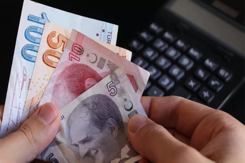 Memur-Sen&nbsp;Y&ouml;netim Kurulundan yapılan yazılı a&ccedil;ıklamada, kamudaki 700 binden fazla kamu