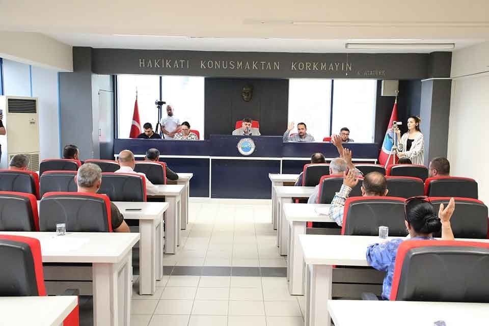 Menderes Belediyesi&rsquo;nin 2023 yılı b&uuml;t&ccedil;esi 474 milyon TL olarak belirlendi.