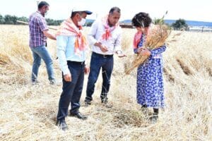 İzmir B&uuml;y&uuml;kşehir Belediye Başkanı Tun&ccedil; Soyer'in iklim krizinin yanı sıra