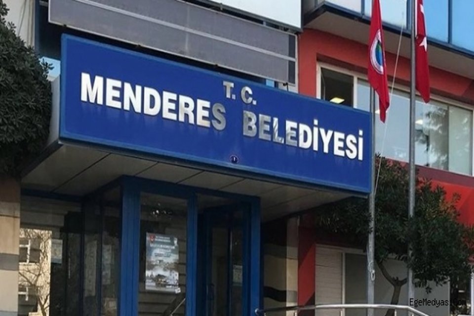 İZMİR'in Menderes ilçesinde, ihaleye fesat karıştırdıkları iddiasıyla aralarında belediye çalışanlarının