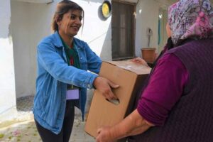 Menderes Belediyesi, Ramazan ayında ihtiyaç sahibi ailelere destek olarak yanlarında