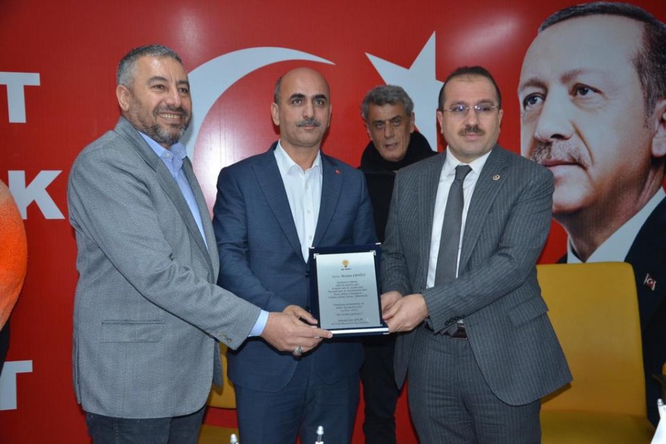 Menemen AK Parti İl&ccedil;e Başkanlığının kurduğu Vefa Grubu&rsquo;nun ilk toplantısına