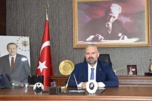 Menemen Belediye Başkan Vekili Aydın Pehlivan, rutin kontrol&uuml; sırasında bir