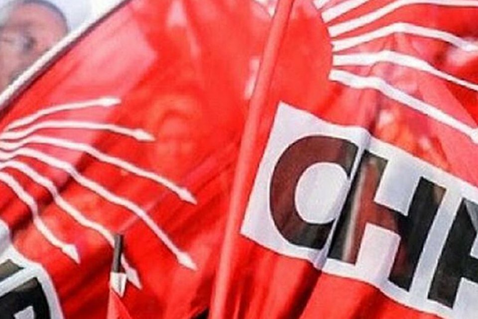 Menemen Belediye Meclisi&rsquo;nde partinin grup kararına uymayarak Menemen Belediye Başkan