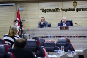 Menemen Belediyesi Meclisi'nin Mayıs ayı toplantısında gergin anlar yaşandı. Cumhur