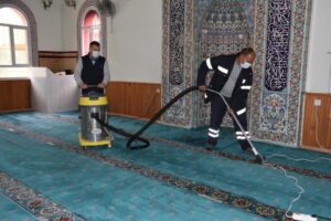 Menemen Belediyesi yaklaşan Ramazan ayı öncesi, tüm ibadethanelerde temizlik çalışması