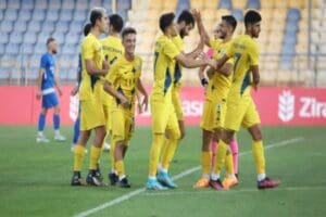 TFF 2'nci Lig Beyaz Grup'ta son 3 ma&ccedil;ını kazanıp &uuml;st