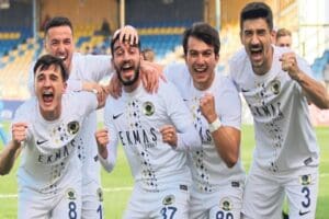 TFF 2'nci Lig Beyaz Grup ekiplerinden Menemen Futbol Kul&uuml;b&uuml;, galibiyeti