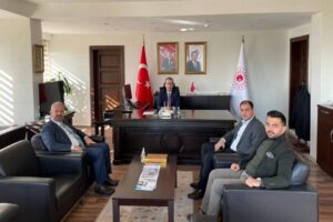 Menemen’deki ilçedeki mezarlık ihtiyacının karşılanması için Emiralem Yayla Mahallesi’nde bulunan