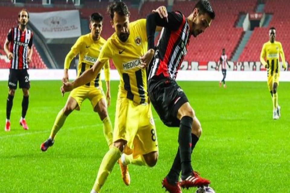 TFF 1'inci Lig'de deplasmanda Royal Hastanesi Bandırmaspor'la 2-2 berabere kalıp