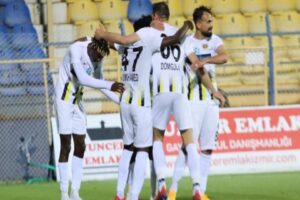 TFF 1'inci Lig'de evinde haftalar &ouml;nce k&uuml;me d&uuml;şmesi kesinleşen Eskişehirspor'u