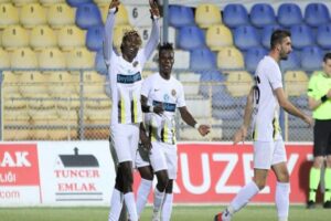 TFF 1'inci Lig'de son olarak Eskişehirspor'u 2-1 yenerek bitime 2