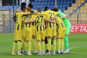 TFF 1'inci Lig'de evinde Bereket Sigorta &Uuml;mraniyespor'la evinde 1-1 berabere