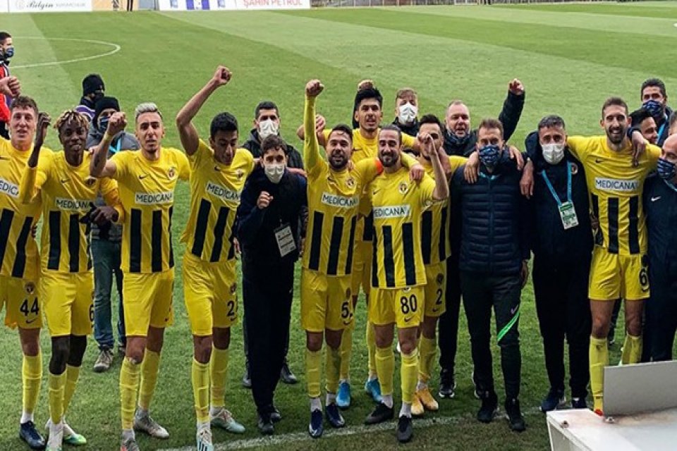 Spor Toto 1'inci Lig'de düşme potasının bir basamak üzerinde yer