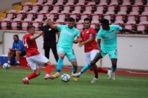 TFF 1'inci Lig'de yeni sezon hazırlıklarını Afyonkarahisar kampında s&uuml;rd&uuml;ren Menemenspor,